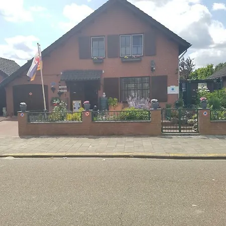 住宿加早餐酒店 恩布卡住宿加早餐旅馆 *